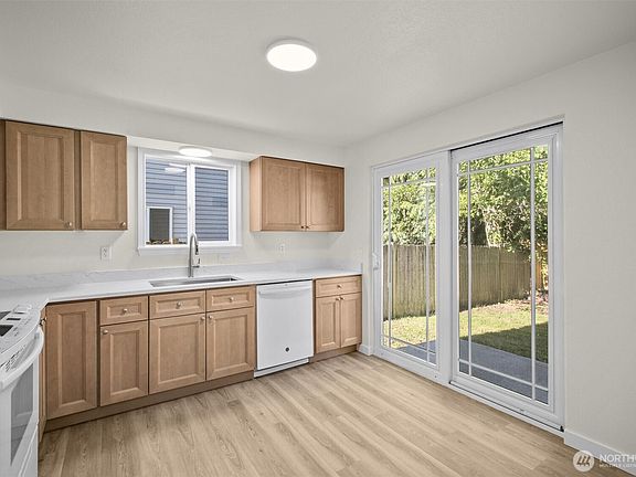4th image of 4 107th Street SE