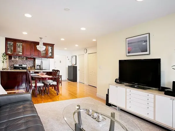 69-07 43rd Avenue image 3 of 20