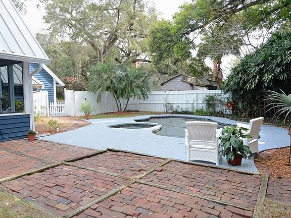 4th image of 3120 Great Oaks Ln