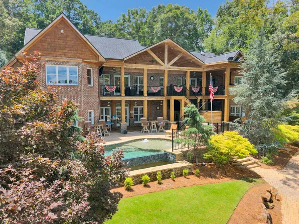 139 Lake Pines Cir, Jackson, GA 30233