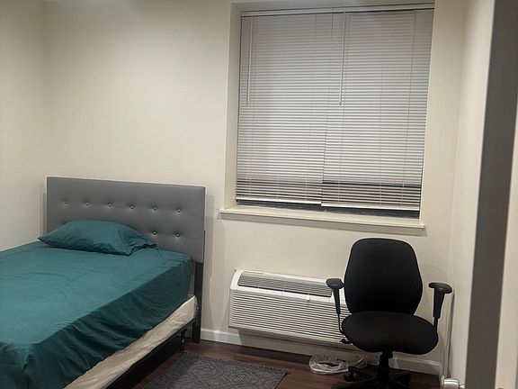 3rd image of 111 Mulberry St #1