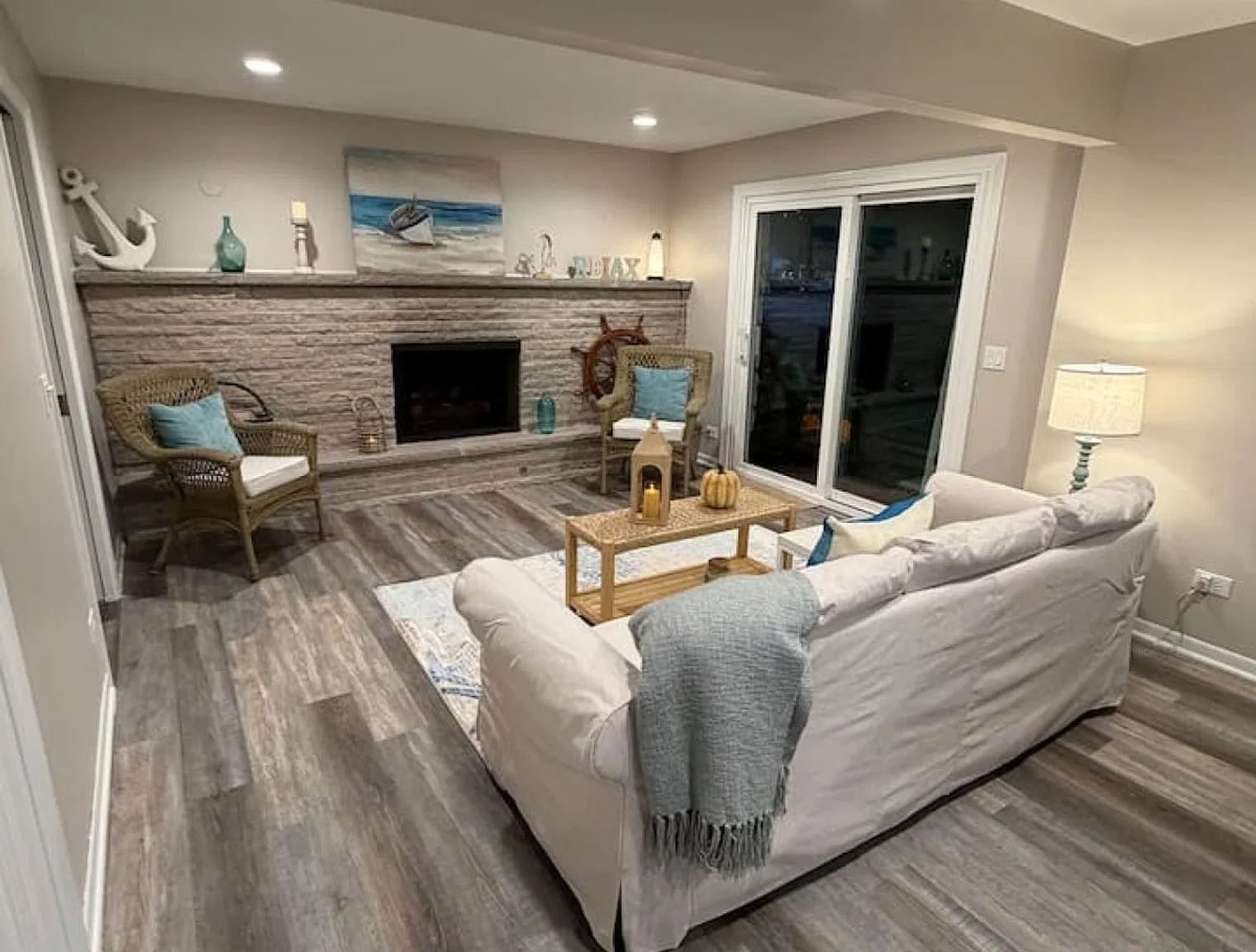 3 bed, 2.0 bath, 2012 sqft, $3,813 — Photo 4