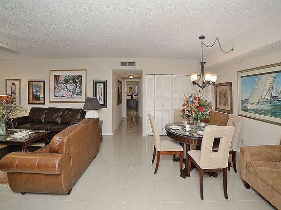 Home For Sale In Windsong