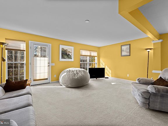 3rd image of 109 Creekmont Ct