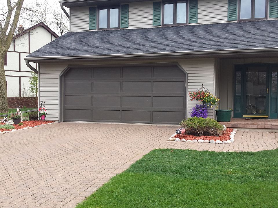 1st image of 692 E Merrill Ave