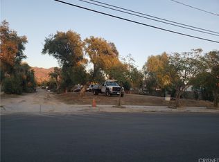 13370 Borden Ave, Sylmar, CA 91342