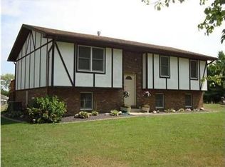 1700 Rollett Ln, Evansville, IN 47712