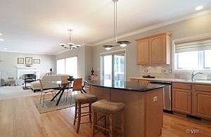 5th image of 1209 N Lakeview Dr