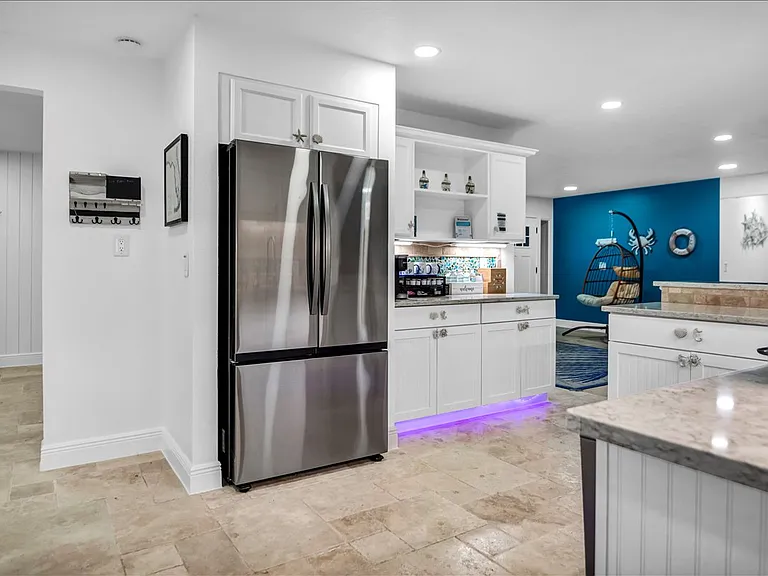 31 Lands End Ln — Photo 12