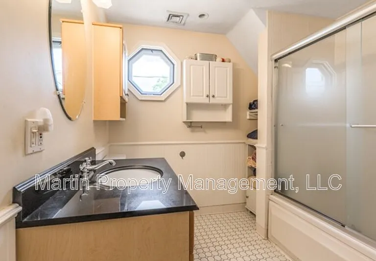 34 Vine St #1 — Photo 9