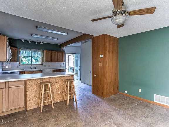 5th image of 6023 Kearney Ave