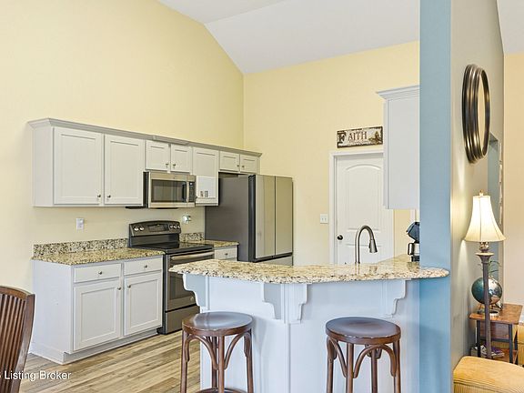 5th image of 6405 Hollow Tree Rd
