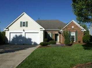 8401 Hirsch Dr, Charlotte, NC 28277