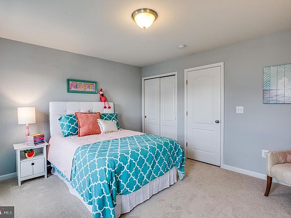 5th image of 356 Boxelder Dr