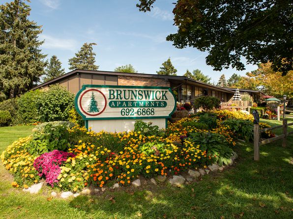 Brunswick Apartments, 21904 Brunswick Dr, Trenton, MI