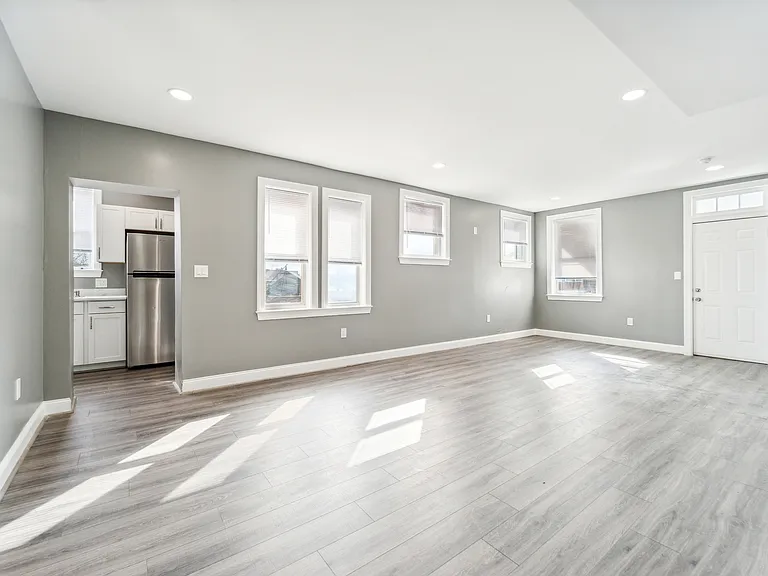 4806 Liberty Heights Ave — Photo 35