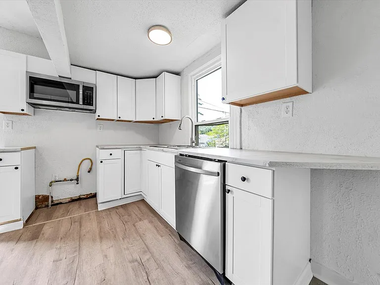 1329 Loudon Ave NW — Photo 22