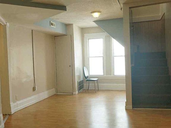 4th image of 2210 Oakland Ave #2
