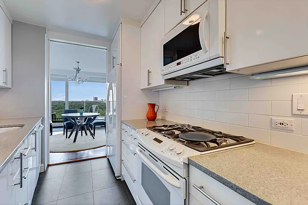 Rented by Corcoran | media 3