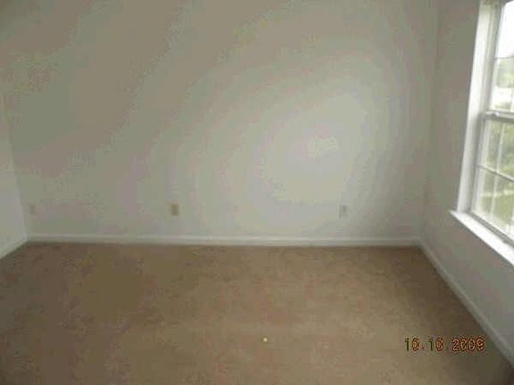 4th image of 2938 Fields Dr