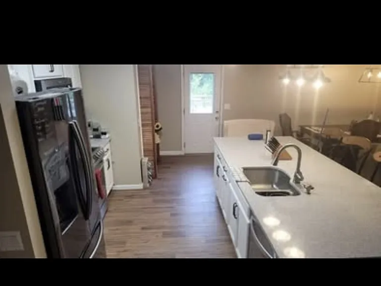 119 W Emerald Dr — Photo 2