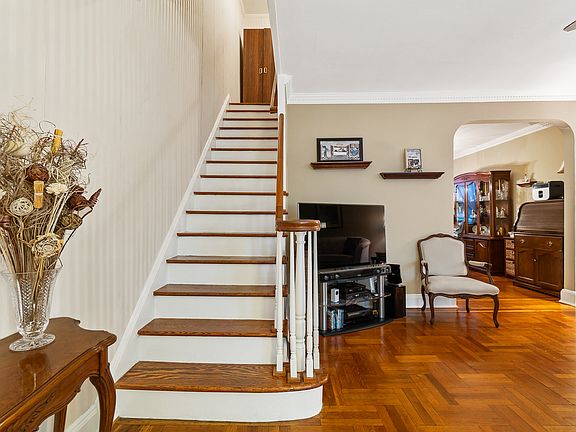 5th image of 9952 Fort Hamilton Pkwy