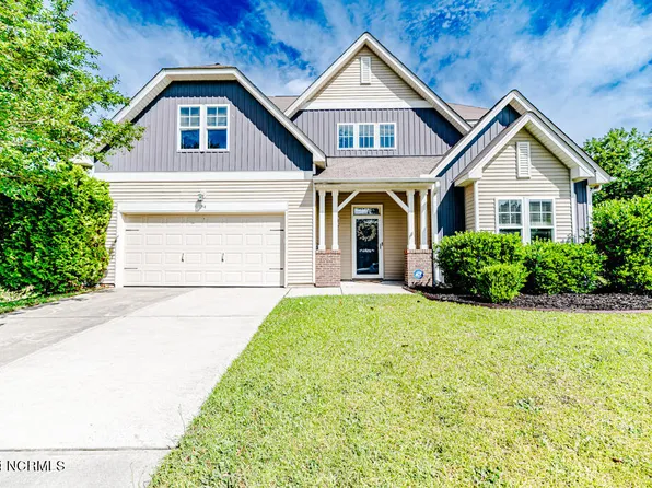 694 Heathrow Drive, Spring Lake, NC 28390
