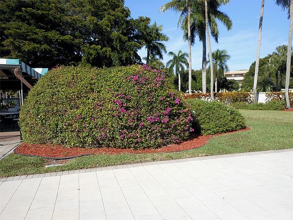 3rd image of 3201 Portofino Pt #M1