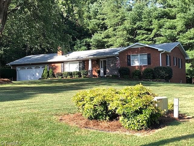 2nd image of 225 Pine Creek Trl
