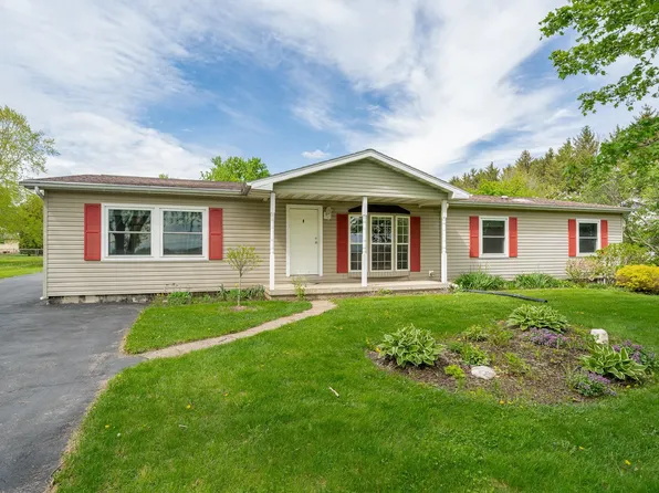 3554 Brooks Rd, Oshkosh, WI 54904