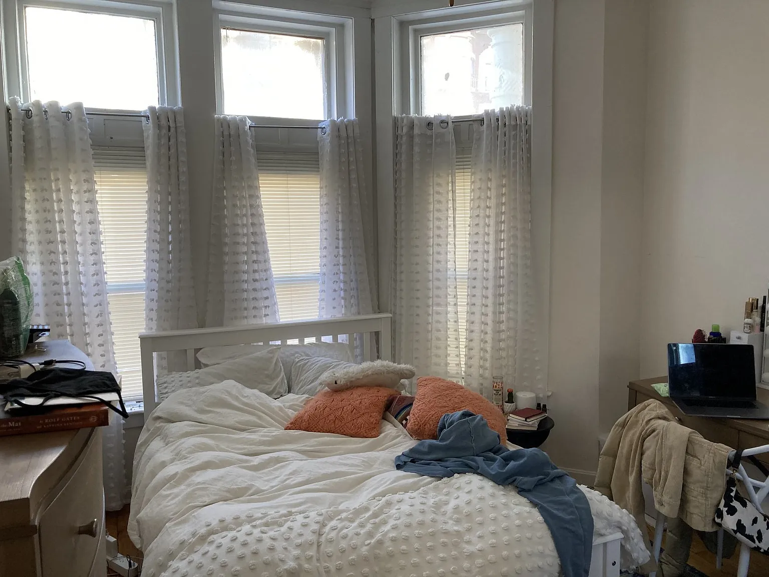 3 bed, 999 sqft, $5,000 — Photo 2