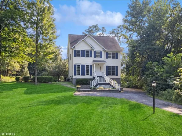 17 Deer Lick Lane, Beacon, NY 12508