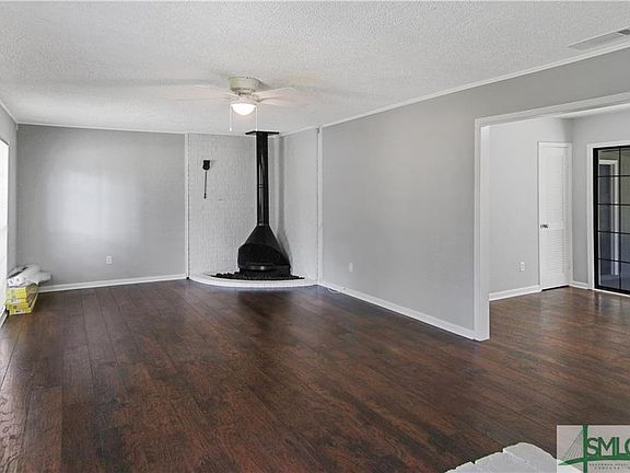 2nd image of 418 Woodcliff Dr