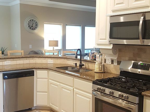 4th image of 105 Corkwood St