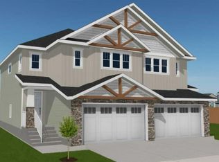 463 W Kinniburgh Loop, Chestermere, AB T1X0T9