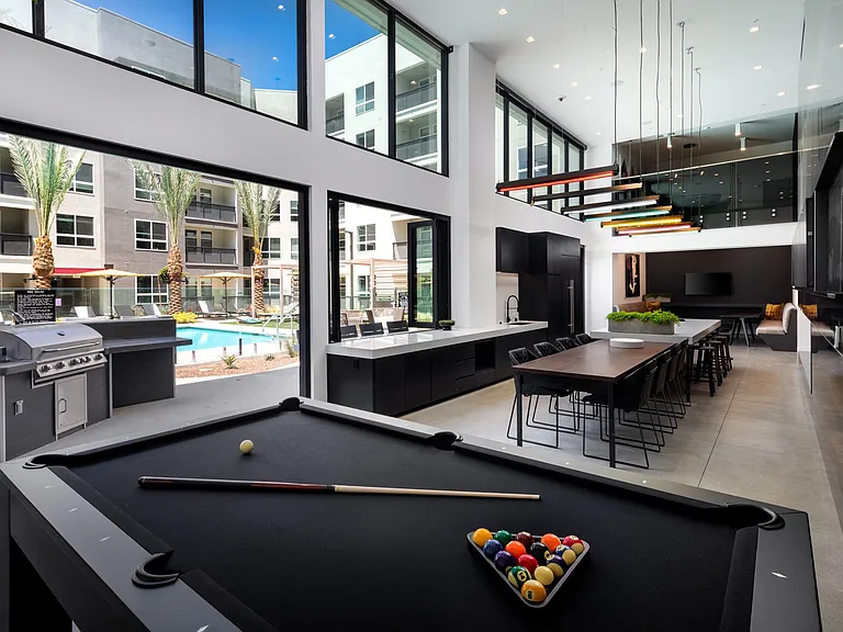 Edge — Photo 13
