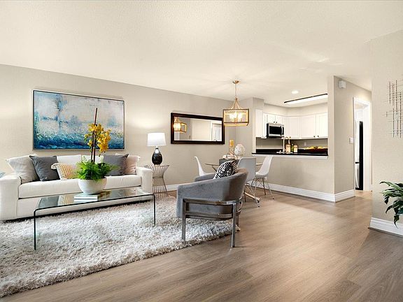 3rd image of 431 Northlake Dr APT 58
