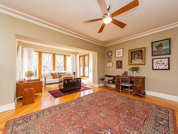 5th image of 1526 W Rosemont Ave #1