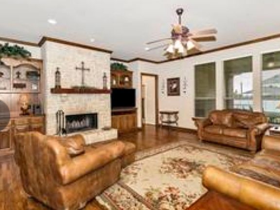 5th image of 213 Linda Ln