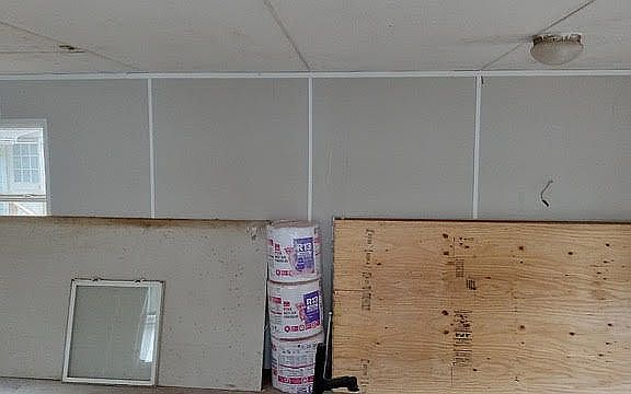 2nd image of 3860 Creighton Rd #2