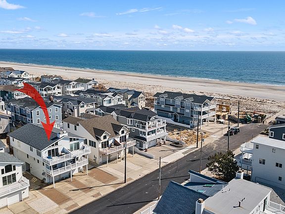 3rd image of 25 81st St W #Sea