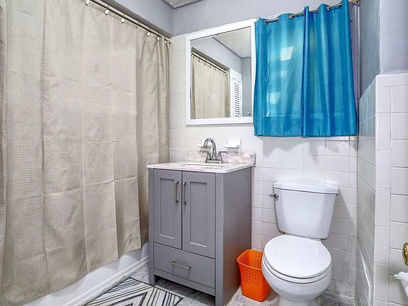 4th image of 75 Warner Ave