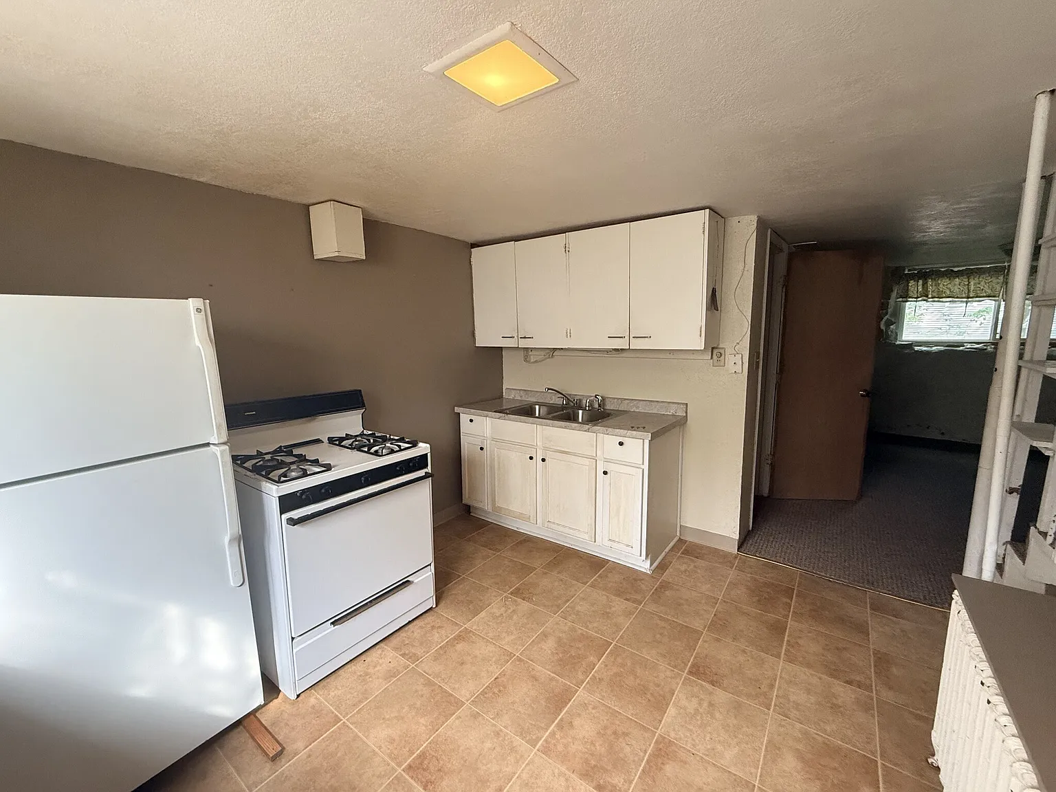 1 bed, $825 — Photo 2