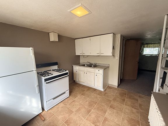 2nd image of 230 N 16th Ave E #1