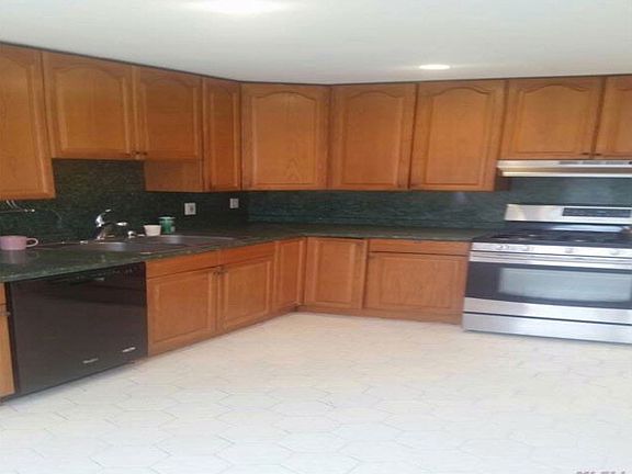5th image of 88 Michelle Dr