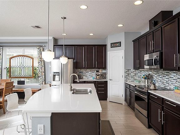 5th image of 10624 Bannan St
