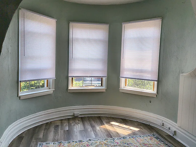 352 S Aiken Ave #4 — Photo 2