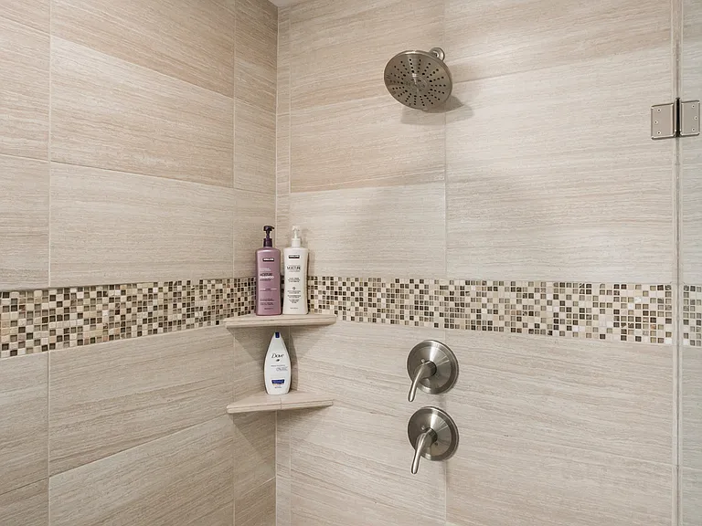 1009 Iverson Ave — Photo 13
