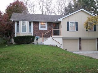 2308 NW London Dr, Blue Springs, MO 64015