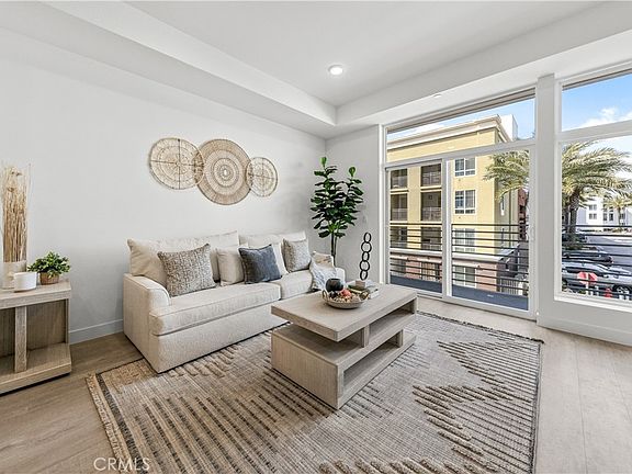 4th image of 168 S Monterey St #305